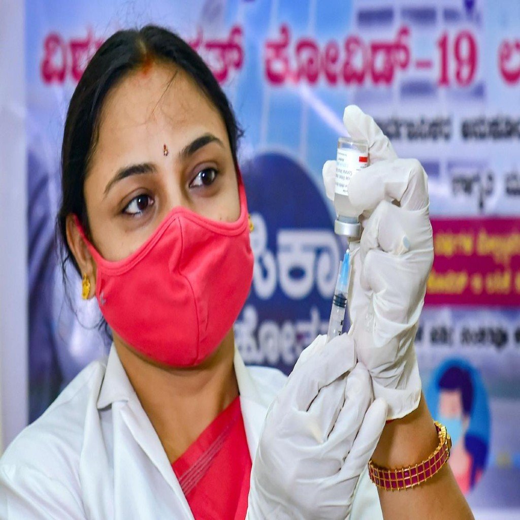 ಕೋವಿಡ್; ಸ್ಪುಟ್ನಿಕ್ ಲಸಿಕೆ ಬಂದರೂ ಜುಲೈಗೆ 500 ಮಿಲಿಯನ್ ಡೋಸ್ ಗುರಿ ಮುಟ್ಟುವುದೇ?