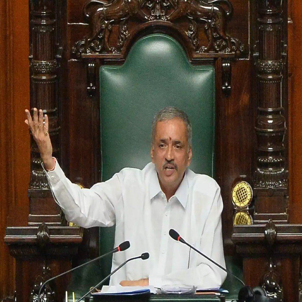 ಸಿಎಂ ಕಚೇರಿಯಲ್ಲಿ ಅನಧಿಕೃತ ಕೆಲಸ; ಅಧಿಕಾರಿ ಪರ ನಿಂತರೇ ಸ್ಪೀಕರ್, ಕಾರ್ಯದರ್ಶಿ?